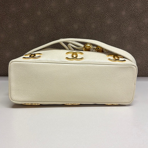 🔥🔥🔥Authentic Chanel Caviar Triple CC Logo Drawstring Bucket Shoulder Bag - Picture 14 of 15